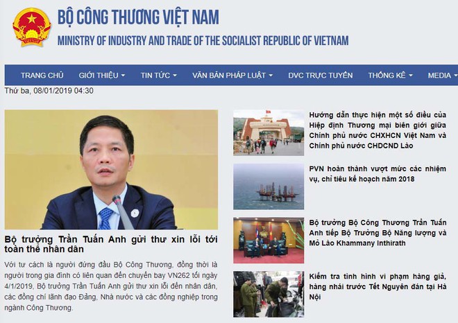 Bộ trưởng Trần Tuấn Anh xin lỗi sau vụ ô tô biển xanh đón người thân tại cầu thang máy bay - Ảnh 3.