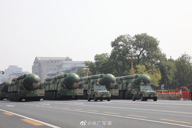 Những vũ khí mới của Hỏa tiễn quân Trung Quốc lần đầu xuất hiện trong lễ duyệt binh - Ảnh 4.