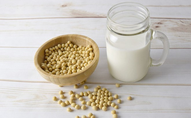 Uống nhiều sữa đậu nành có dẫn đến bị ung thư vú không: Đây là phân tích từ chuyên gia