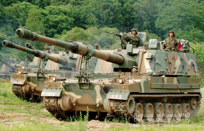 Nga giật mình khi sấm sét chiến trường K9 Thunder áp sát biên giới - Ảnh 1.