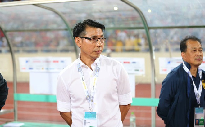 HLV Malaysia bất ngờ bỏ họp báo, trợ lý thừa nhận đội nhà thua tâm phục khẩu phục Việt Nam