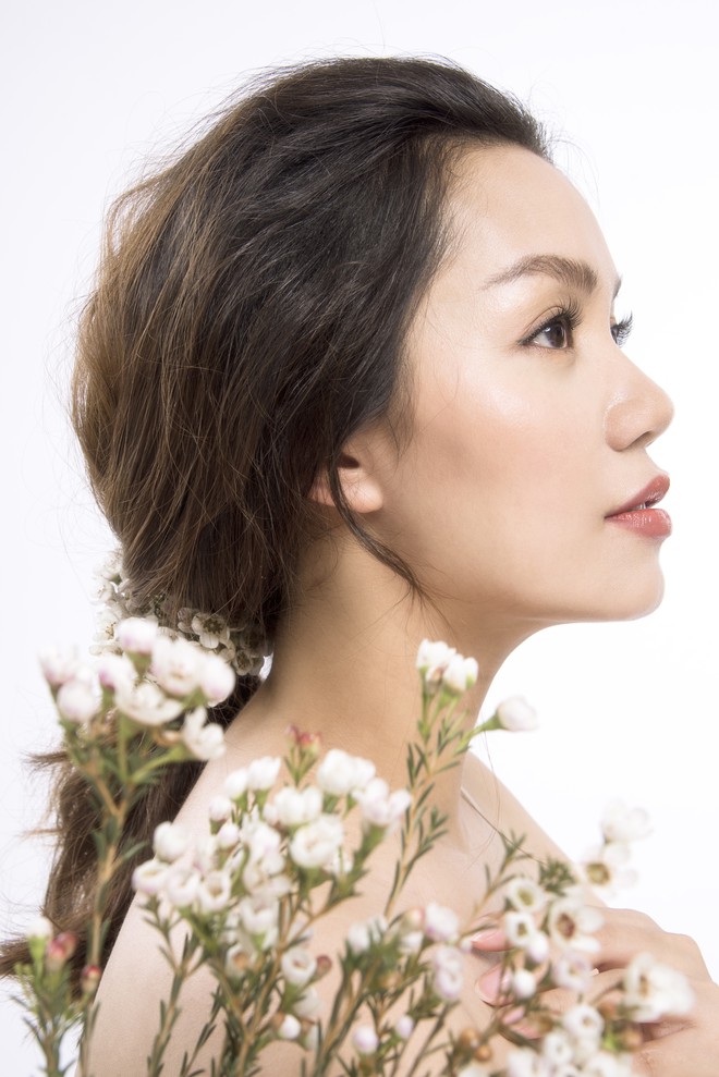 Ca sĩ Ngọc Anh ra mắt ca khúc Yêu và cứ yêu đúng ngày đầy tháng con gái - Ảnh 2.