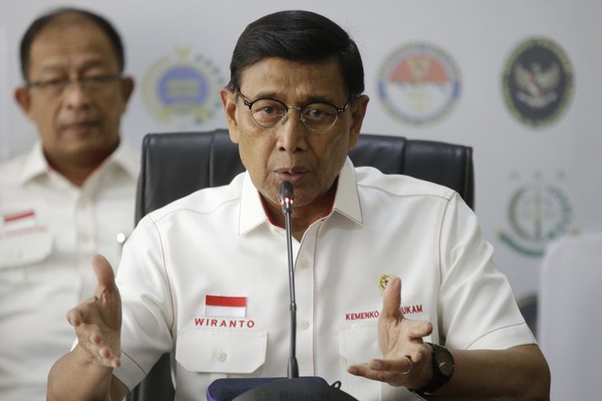 Bộ trưởng an ninh Indonesia bị đâm, nghi do khủng bố - Ảnh 1.