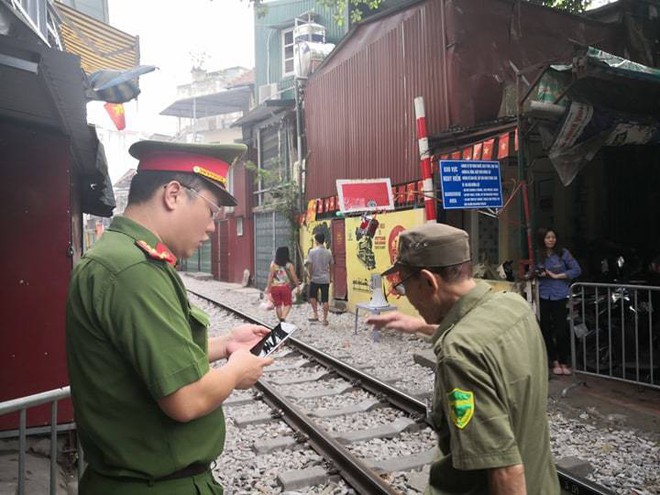 Ngoại bất nhập, đóng cửa cà phê đường tàu từ sáng nay - Ảnh 6.