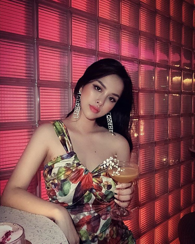 Chị dâu Bảo Thy dù 2 con vẫn trẻ đẹp vô đối, vòng eo con kiến như Ngọc Trinh lại thêm đôi gò bồng đảo sexy hết nấc - Ảnh 6.