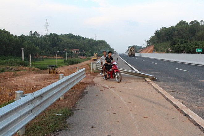 Cao tốc 12.000 tỷ thông xe nhưng phương tiện chưa thể... đi lại - Ảnh 10.