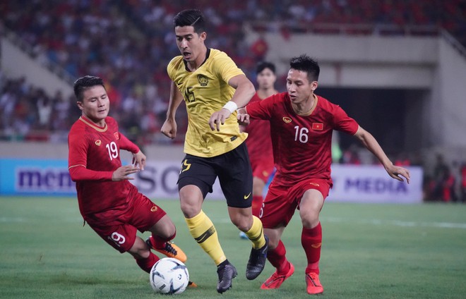 AFC khen ngợi Quang Hải, ấn tượng với màn khóa cứng Malaysia của ĐT Việt Nam - Ảnh 2.