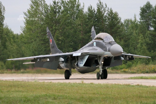 [ẢNH] Nga thay đổi vị trí đóng quân của MiG-29K, dấu chấm hết cho tàu sân bay Đô đốc Kuznetsov? - Ảnh 14.