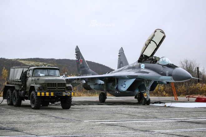 [ẢNH] Nga thay đổi vị trí đóng quân của MiG-29K, dấu chấm hết cho tàu sân bay Đô đốc Kuznetsov? - Ảnh 9.