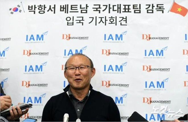 Báo Hàn Quốc xôn xao vì tin đồn HLV Park Hang-seo sắp ký hợp đồng 3 năm ở Việt Nam - Ảnh 1.