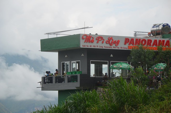 Nhà nghỉ Mã Pí Lèng Panorama phủ sơn xanh, du khách vẫn kéo đến selfie, chụp ảnh cưới - Ảnh 9.