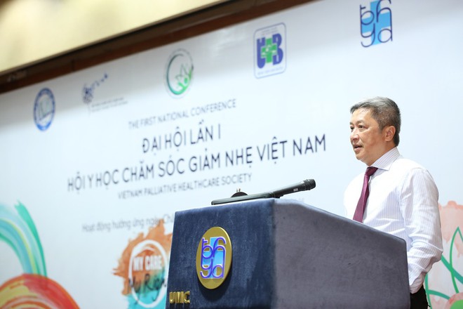 Bệnh nhân ung thư di căn khắp nội tạng, tuyệt vọng muốn tự tử và bí quyết sống vui trở lại - Ảnh 1.