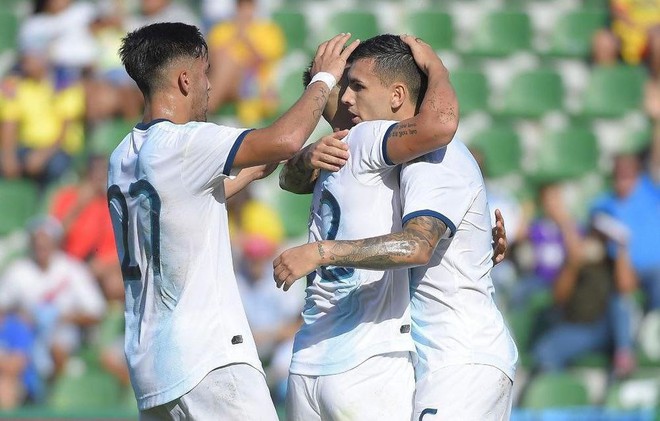 Argentina đại thắng Ecuador 6-1 trong ngày vắng Messi, Aguero - Ảnh 3.