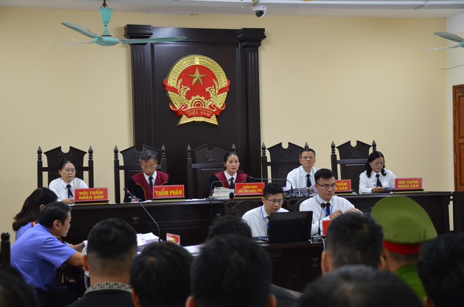 Phó Chủ tịch tỉnh Hà Giang nói chỉ nhờ xem điểm nhưng cháu gái lại được nâng - Ảnh 1.