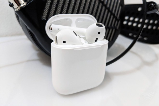 Apple có thể ra mắt AirPods mới trong tháng này, duy trì vị thế ông vua tai nghe không dây - Ảnh 1.