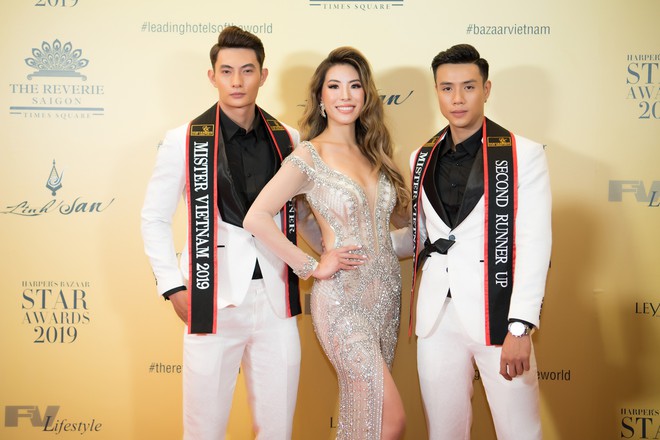 Ôn Bích Hà lọt thỏm giữa dàn trai đẹp của Mister Việt Nam 2019 - Ảnh 6.