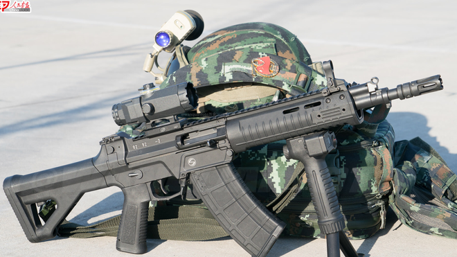 Lính TQ mang súng mới đi duyệt binh: Hàng trăm nghìn khẩu QBZ-95 loại biên sẽ đi về đâu? - Ảnh 4.