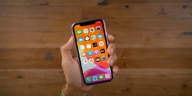 Apple bán ốp lưng trong suốt của iPhone 11 giá cả triệu đồng - Ảnh 2.