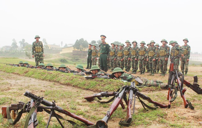 Chiến trường K: Giữa sống chết vẫn tán gái bằng tay - Chuyện dân địch vận - Ảnh 3.