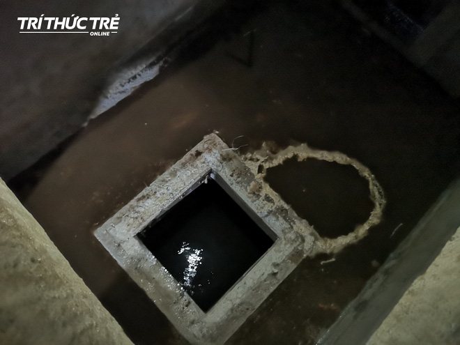Cận cảnh nước váng dầu ở bể ngầm chung cư cao cấp sau sự cố nước sạch sông Đà nhiễm dầu thải - Ảnh 6.