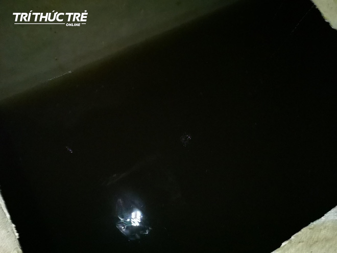 Cận cảnh nước váng dầu ở bể ngầm chung cư cao cấp sau sự cố nước sạch sông Đà nhiễm dầu thải - Ảnh 10.