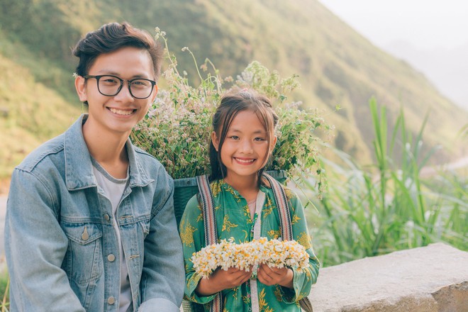 Em bé Hà Giang sở hữu nét đẹp lạ” gây xôn xao khắp mạng xã hội Việt - Ảnh 3.