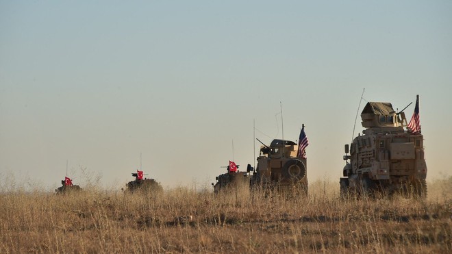 Mỹ phản bội đồng minh Kurd ở Syria khiến Ba Lan, Ukraine hốt hoảng: Chọn bạn mà chơi! - Ảnh 2.