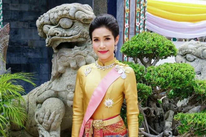 [NÓNG] Hoàng quý phi Thái Lan bị phế tước hiệu, quân hàm vì bất trung, mưu đồ giành ngôi Hoàng hậu - Ảnh 3.