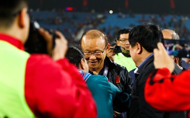NÓNG: VFF ấn định ngày ký hợp đồng với thầy Park, không đặt chỉ tiêu vô địch SEA Games