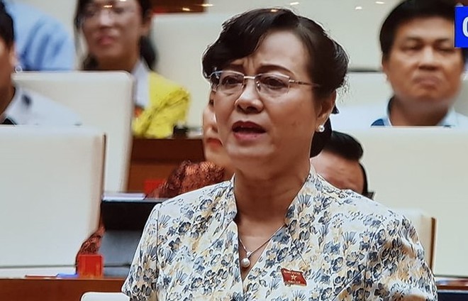 Tranh luận về giờ làm thêm, bà Nguyễn Thị Quyết Tâm rơi nước mắt nói có cha mẹ nào muốn xa con - Ảnh 3.