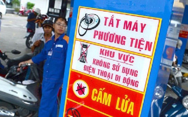 Nổ máy khi bơm xăng có gây thảm họa? - Ảnh 1.