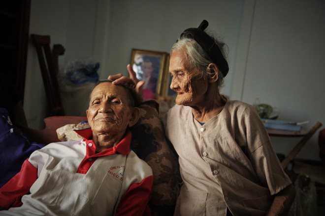 Chuyện về cặp vợ chồng 90 tuổi bất ngờ viết đơn xin thoát nghèo - Ảnh 4.