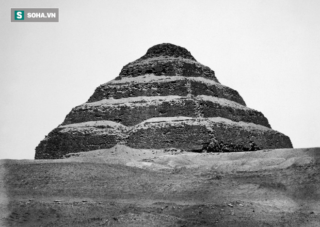 Bí mật thế giới ngầm bên dưới kim tự tháp bậc thang ở Ai Cập - Ảnh 1.