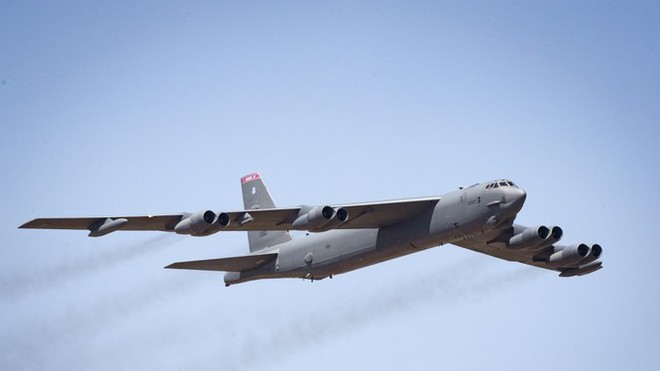 Nga giật mình khi pháo đài bay B-52 Mỹ áp sát bán đảo Crimea - Ảnh 13.