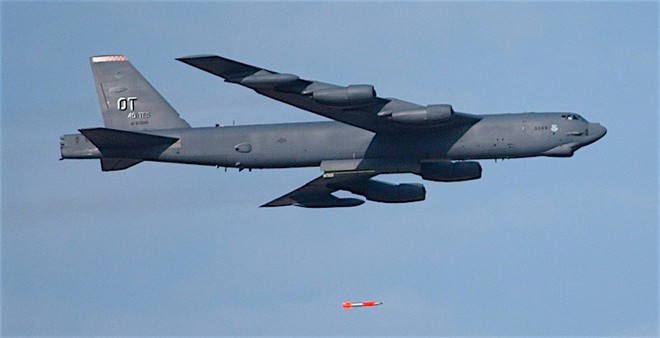 Nga giật mình khi pháo đài bay B-52 Mỹ áp sát bán đảo Crimea - Ảnh 9.