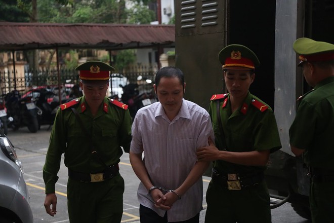Vụ nâng điểm thi ở Hà Giang: Nguyễn Thanh Hoài 8 năm tù giam, cựu PGĐ Sở GD&ĐT lĩnh 1 năm tù treo - Ảnh 5.