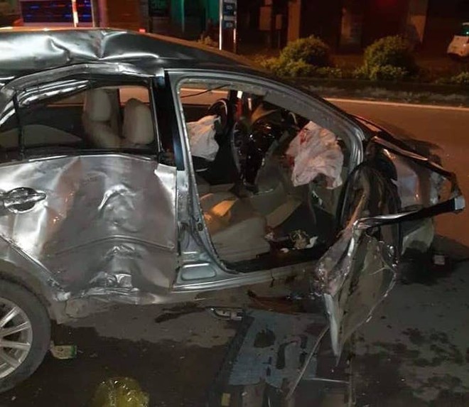 Clip xe khách chạy tốc độ cao tông thẳng vào xe taxi khiến 3 người chết ở Nghệ An - Ảnh 5.