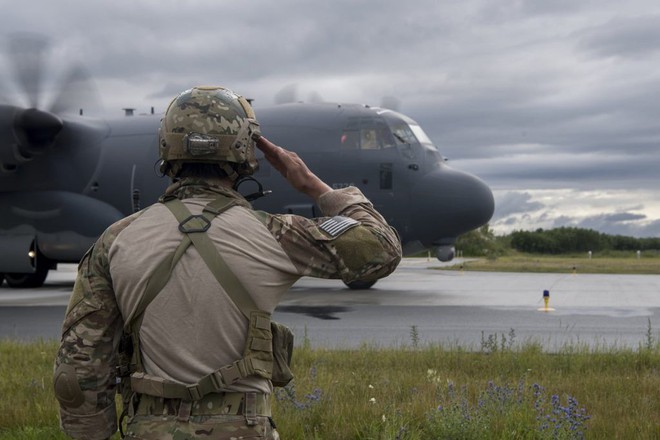 Bàn giao chiếc lực sĩ C-130 thứ... 2.600, Lockheed Martin lập kỷ lục vô tiền khoáng hậu - Ảnh 1.