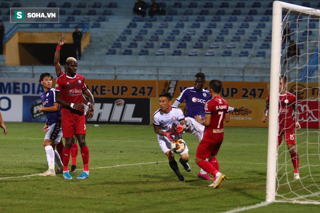 Sau pha tranh cãi làm đối thủ suýt bỏ đá, Hà Nội FC mở ra cơ hội làm điều chưa từng có - Ảnh 1.