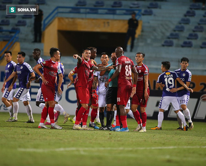 Sau pha tranh cãi làm đối thủ suýt bỏ đá, Hà Nội FC mở ra cơ hội làm điều chưa từng có - Ảnh 3.