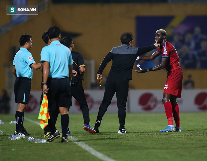 Sau pha tranh cãi làm đối thủ suýt bỏ đá, Hà Nội FC mở ra cơ hội làm điều chưa từng có - Ảnh 4.