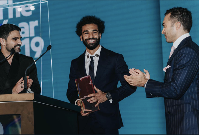  Mo Salah lên bìa tạp chí thời trang, giới hâm mộ Ai Cập sốc nặng  - Ảnh 1.