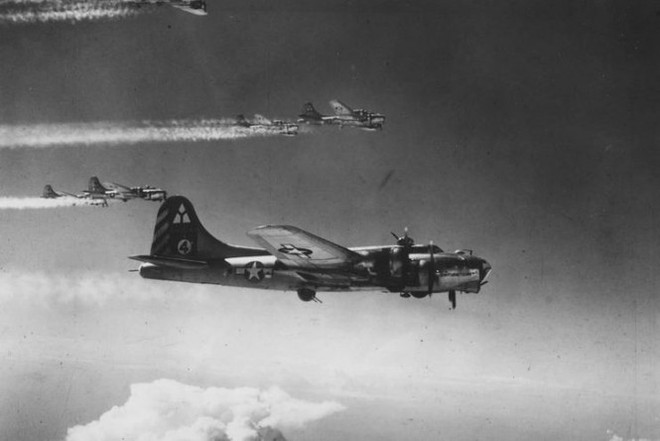 Lý do B-17 được mệnh danh pháo đài bay thời Thế chiến II - Ảnh 7.