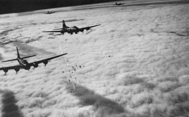 Lý do B-17 được mệnh danh pháo đài bay thời Thế chiến II - Ảnh 9.