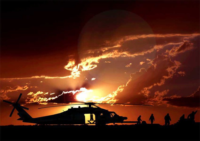 Trực thăng Diều hâu đen chở đặc nhiệm Mỹ tiêu diệt trùm khủng bố IS - Ảnh 9.