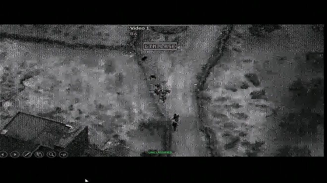 Bộ Quốc phòng Mỹ công bố video đột kích tiêu diệt thủ lĩnh IS - Ảnh 2.