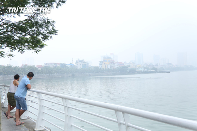 [Ảnh] Chỉ số ô nhiễm lại tăng, Thủ đô Hà Nội “biến” thành Sapa vì sương mù giăng kín  - Ảnh 5.