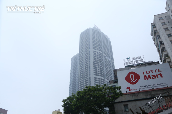 [Ảnh] Chỉ số ô nhiễm lại tăng, Thủ đô Hà Nội “biến” thành Sapa vì sương mù giăng kín  - Ảnh 7.