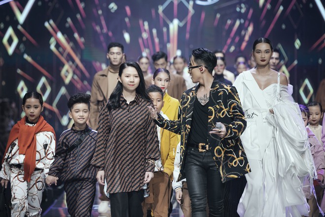 Sơn Tùng M-TP lần đầu quẩy trên sàn catwalk, Bình An tiết lộ lý do công khai mối tình với á hậu - Ảnh 7.