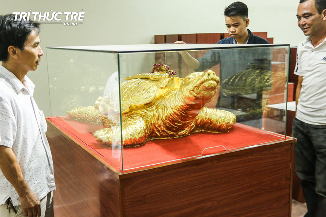 Tận mắt chứng kiến cụ Rùa Hồ Gươm mạ vàng 9999, trả giá hơn trăm triệu không bán  - Ảnh 9.